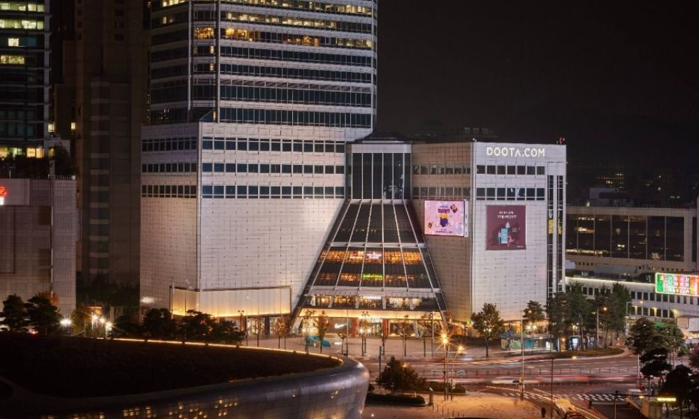 Hình ảnh từ phía ngoài của Doota Mall