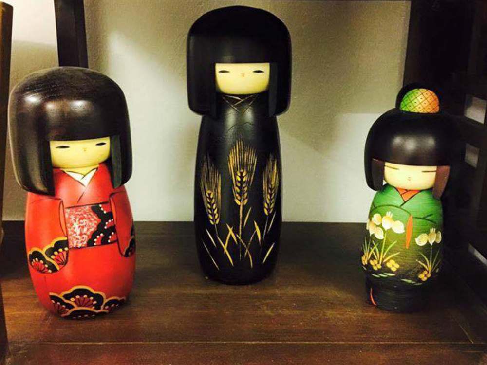 Búp bê Kokeshi