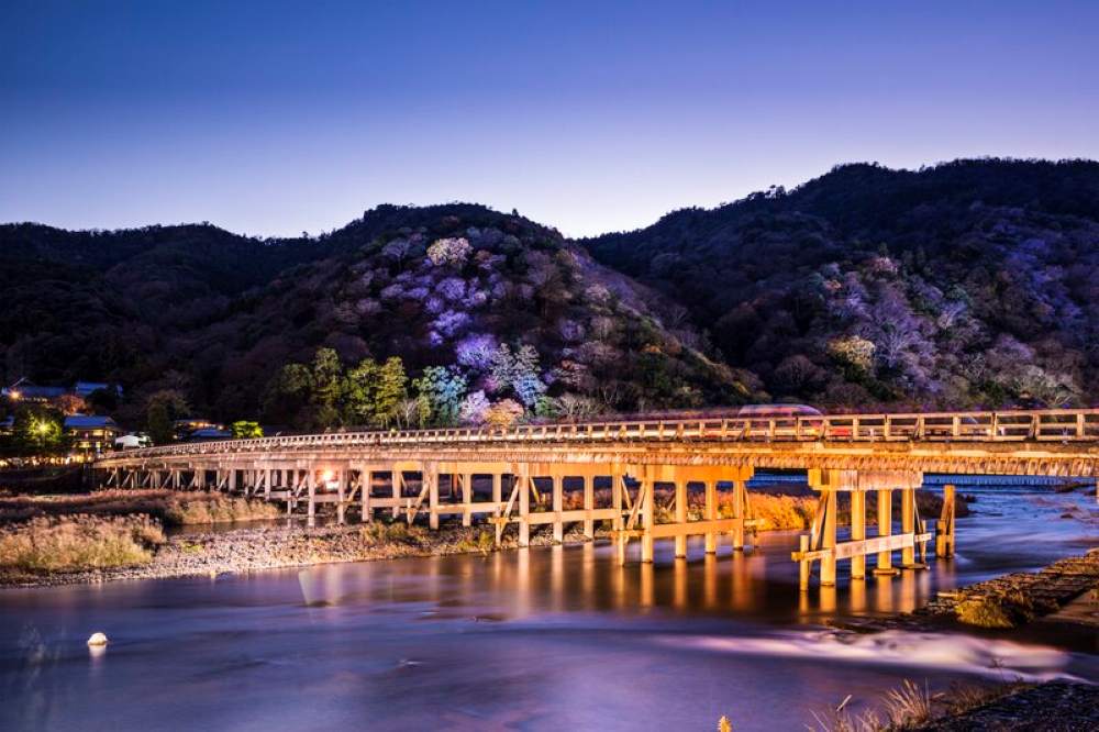 Rừng trúc Arashiyama ở Kyoto: Kinh nghiệm đi thực tế, thời điểm đẹp và lịch trình dễ áp dụng 21 Cầu Togetsukyo và bờ sông Katsura