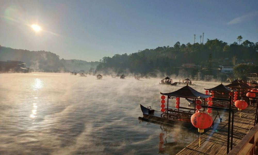 Chuyện ở Ban Rak Thai: Khi Thái Lan mang dáng hình Trung Hoa 8 Đón bình minh