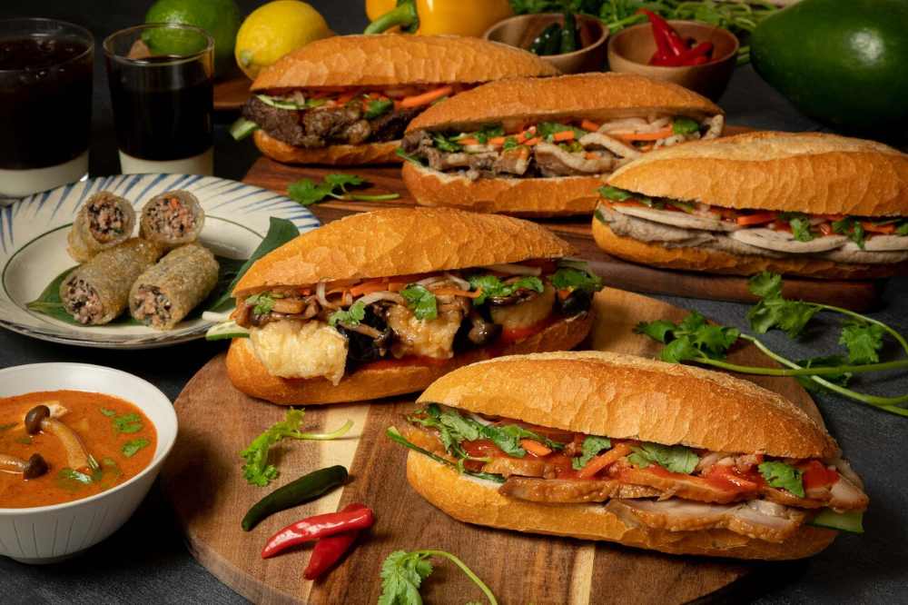 Nhà hàng Việt Nam tại Nhật Bản: Gợi ý theo từng thành phố và kinh nghiệm đi ăn thực tế 15 Ebisu Bánh Mì Bakery