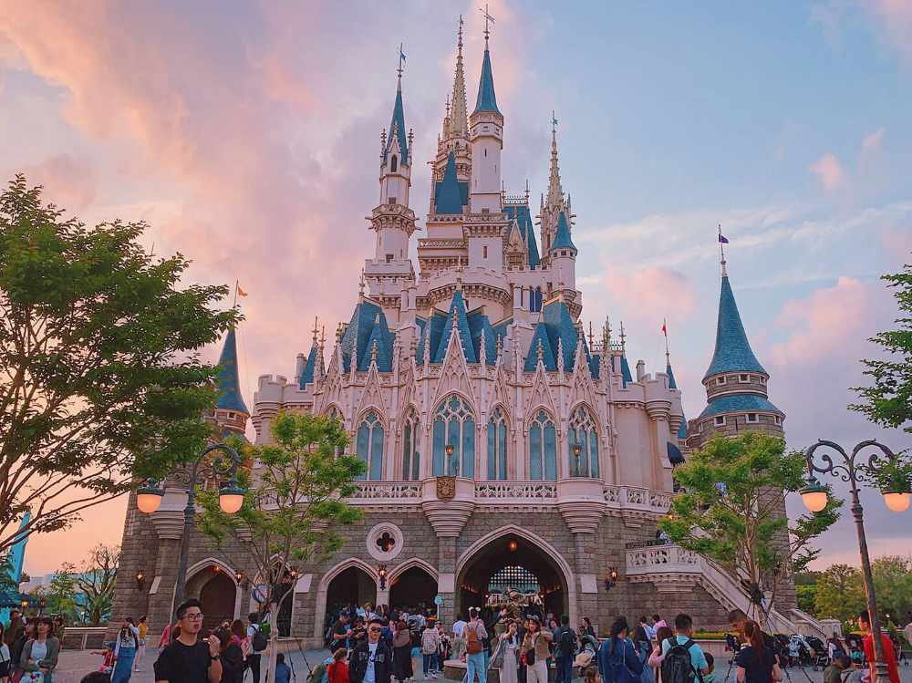 Disneyland Tokyo có gì? Hướng dẫn chi tiết từng khu cho người đi lần đầu 15 Giá vé Tokyo Disneyland mới nhất và những điều cần biết