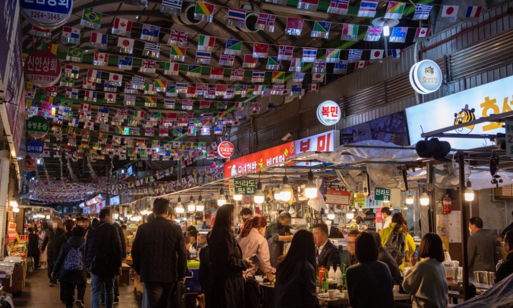 hình ảnh đông đúc tại chợ Gwangjang