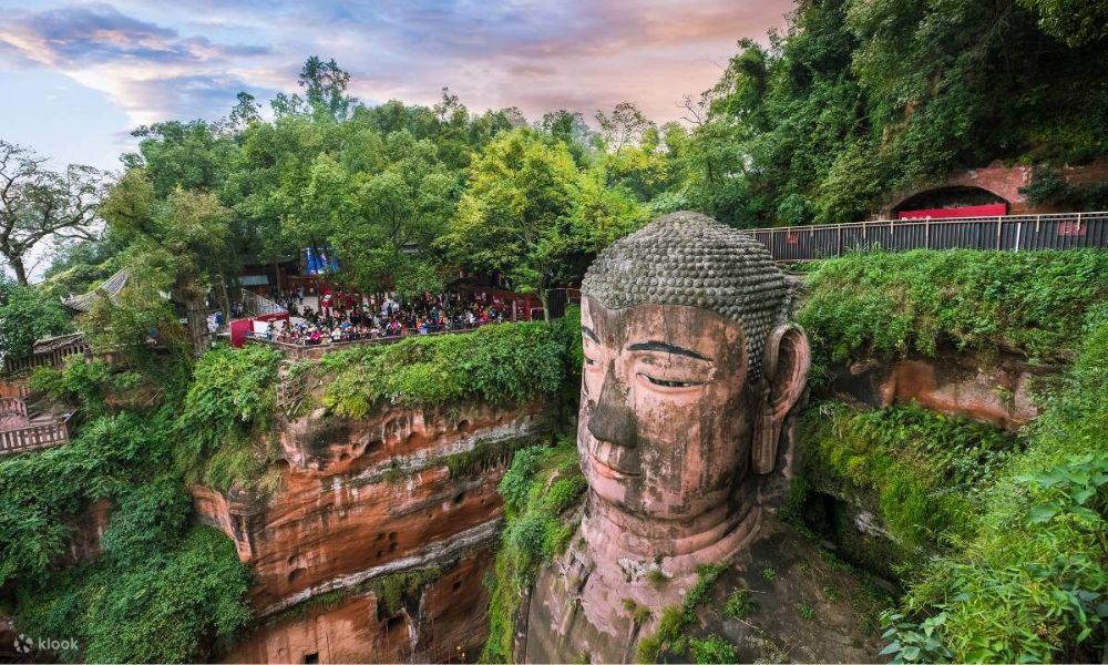 Lạc Sơn Đại Phật 