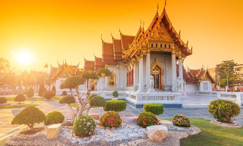 Lên lịch trình, đặt vé trước