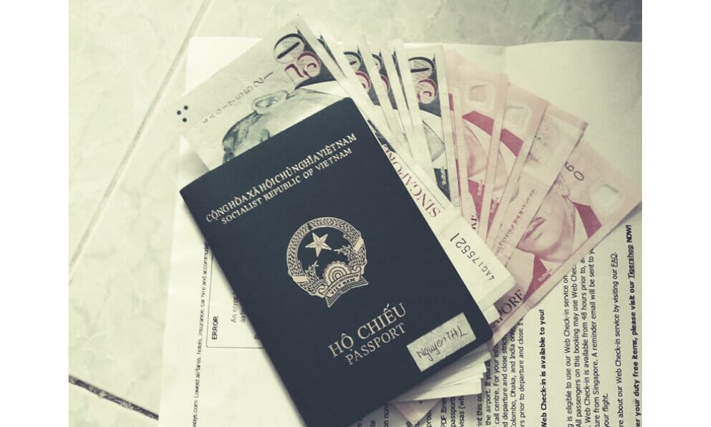 Mang một khoản tiền mặt phù hợp