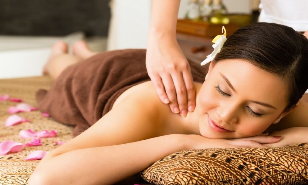 Vì sao Massage Thái truyền thống được cả thế giới mê mẩn? 10 Massage Thái