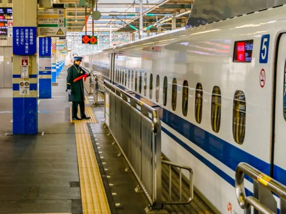 Phương tiện đi lại ở Nhật Bản: Hướng dẫn chi tiết, dễ hiểu cho du khách lần đầu 12 Tàu điện ngầm – Phương tiện đi lại ở Nhật Bản phổ biến nhất tại đô thị