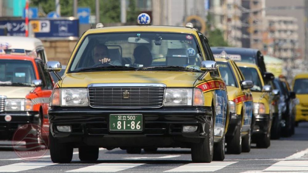 Phương tiện đi lại ở Nhật Bản: Hướng dẫn chi tiết, dễ hiểu cho du khách lần đầu 15 Taxi tại Nhật Bản – Tiện lợi nhưng cần cân nhắc chi phí