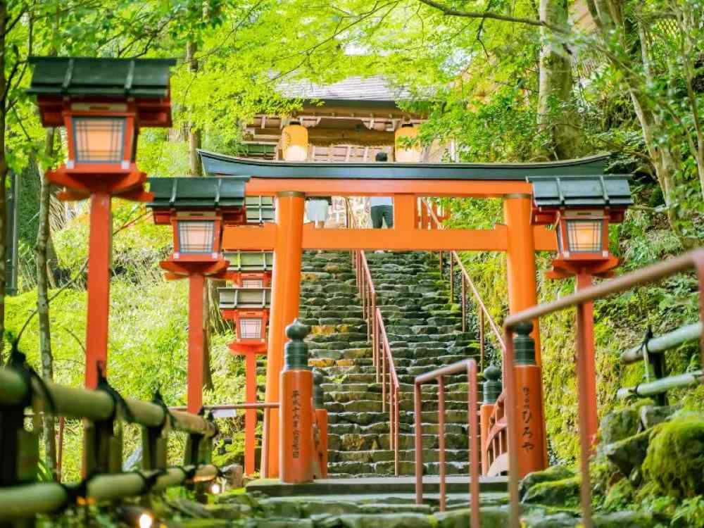 Du lịch Nhật Bản tháng 5: TOP các địa điểm bạn không nên bỏ lỡ 10 Thời tiết Nhật Bản vào tháng 5: ấm, dễ đi và hợp chụp ảnh