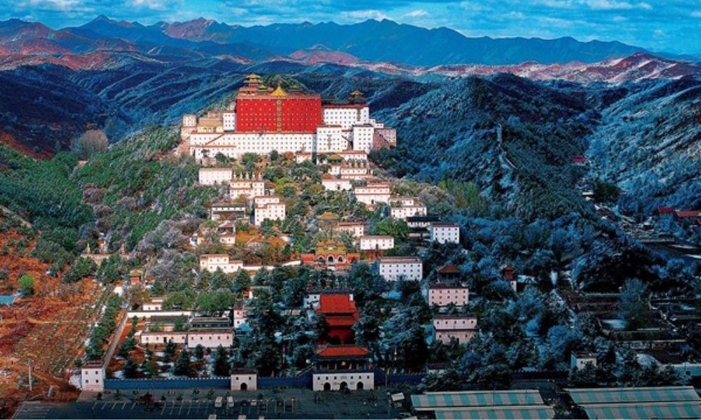 Tị Thử Sơn Trang (Hà Bắc) mùa hè